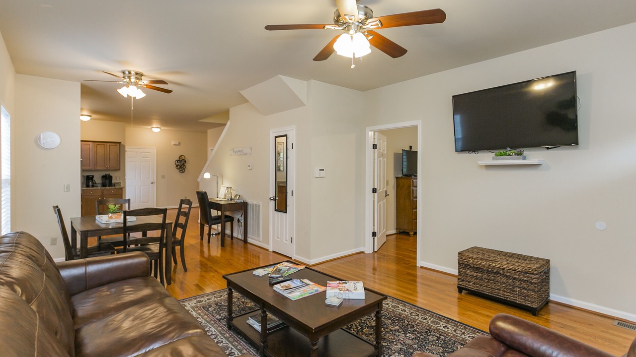 Photo of Livingroom in Eighth Avenue