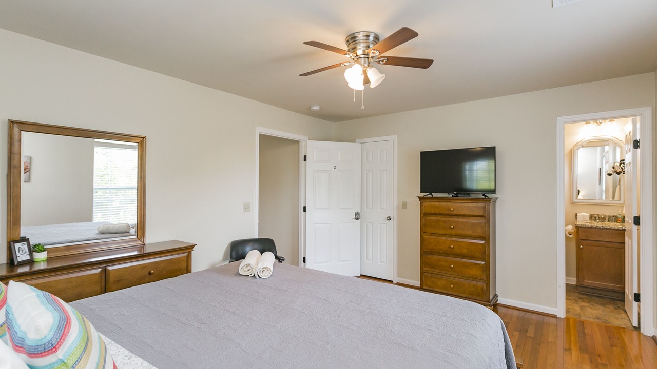 Photo of Bedroom in Eighth Avenue