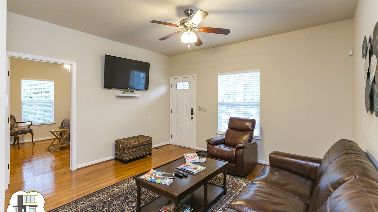 Photo of Livingroom in Eighth Avenue