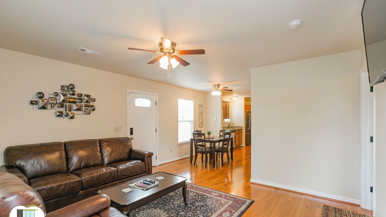 Photo of Livingroom in Eighth Avenue