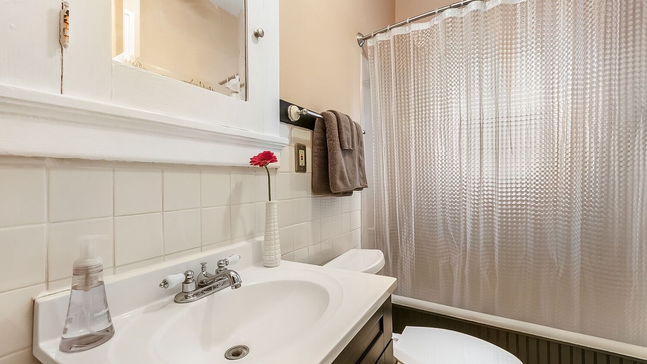 Photo of Bathroom in East Carrollton
