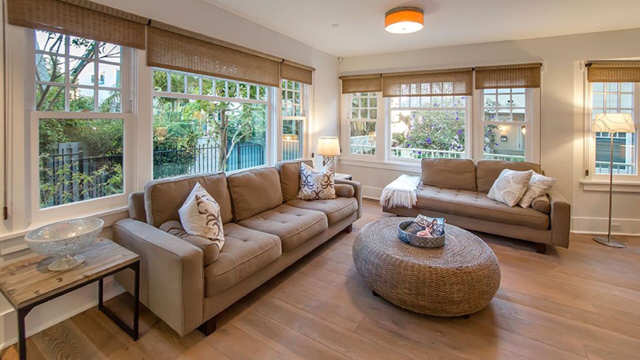 Photo of Livingroom in Downtown