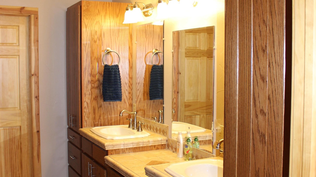 Photo of Bathroom in Cloudcroft