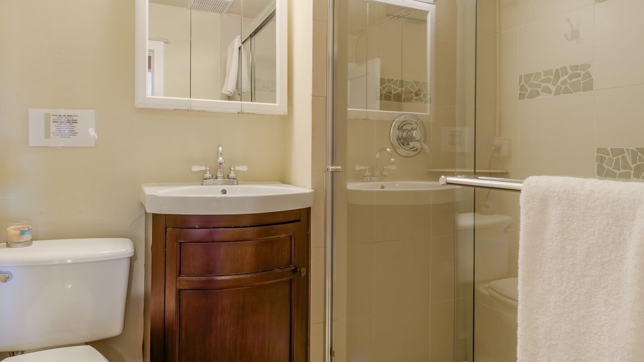 Photo of Bathroom in Mapleton Hill