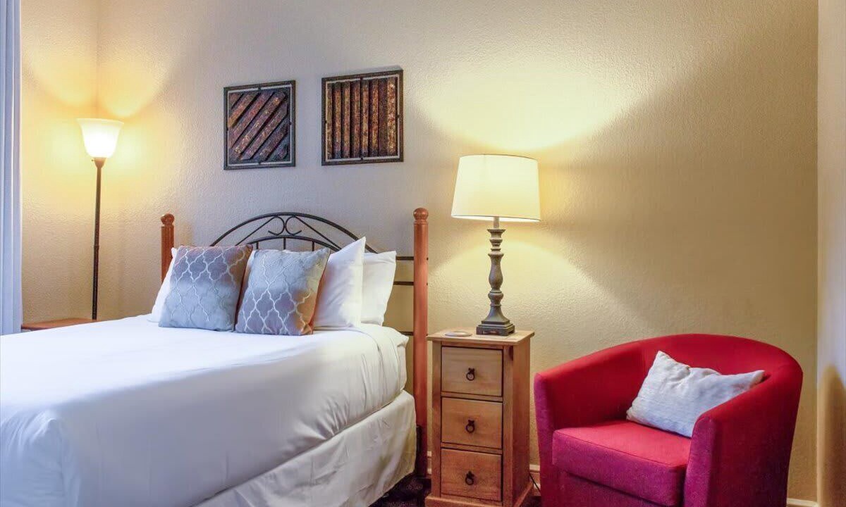 Photo of Bedroom in Lakeside Village