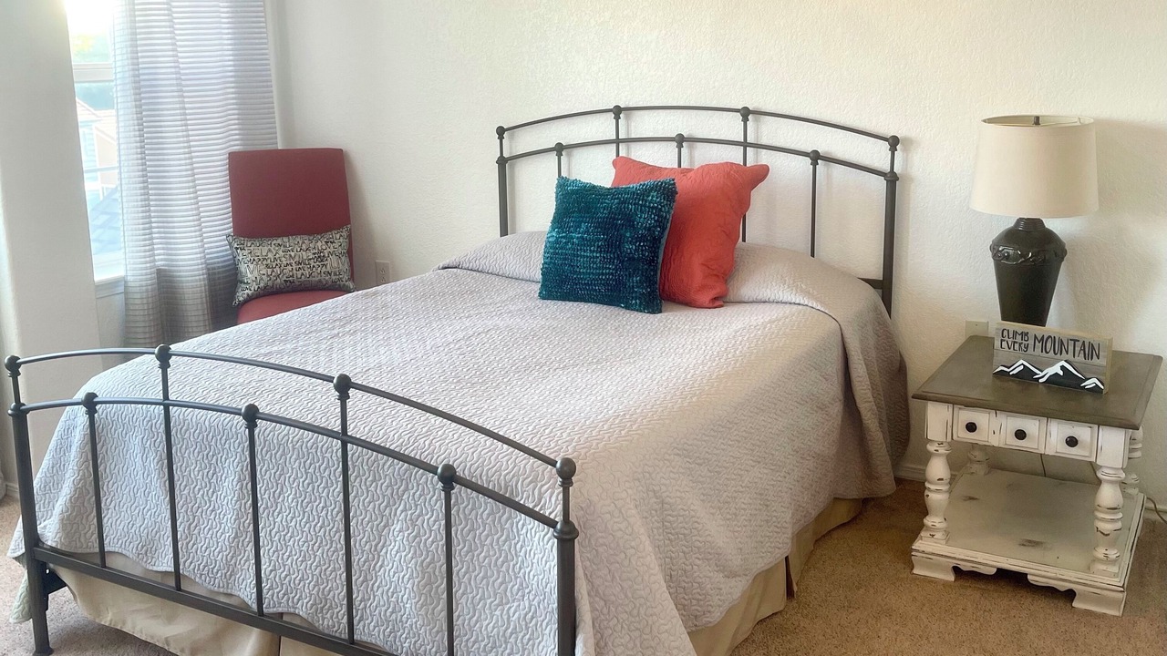Photo of Bedroom in Aurora