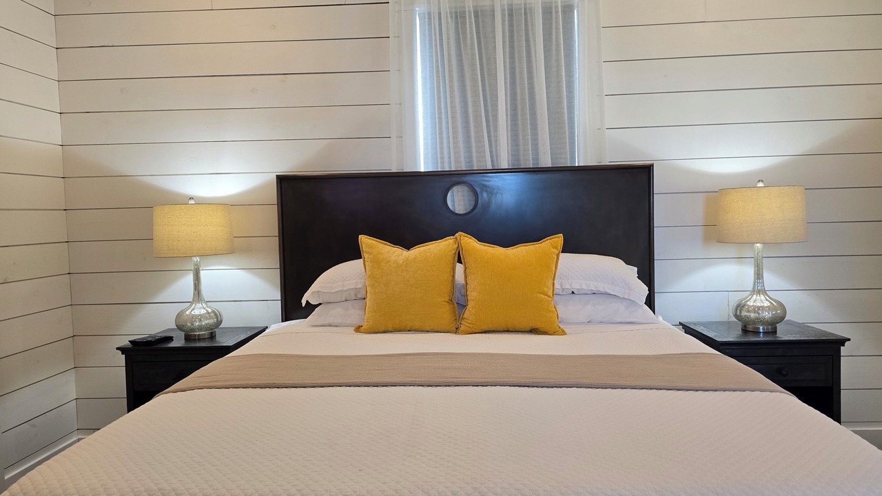 Photo of Bedroom in Beachtown
