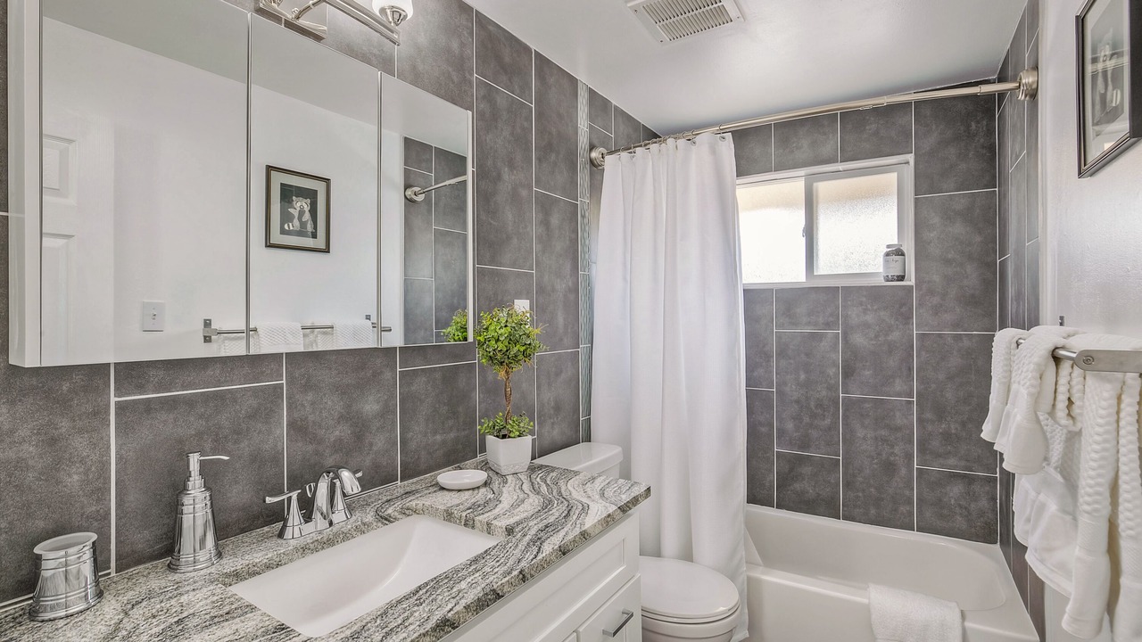 Photo of Bathroom in Edgewater
