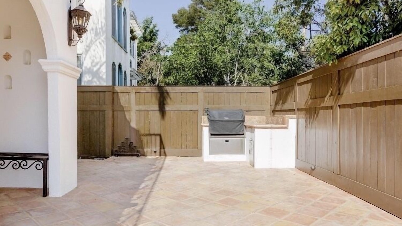 Photo of Outdoor in Hollywood