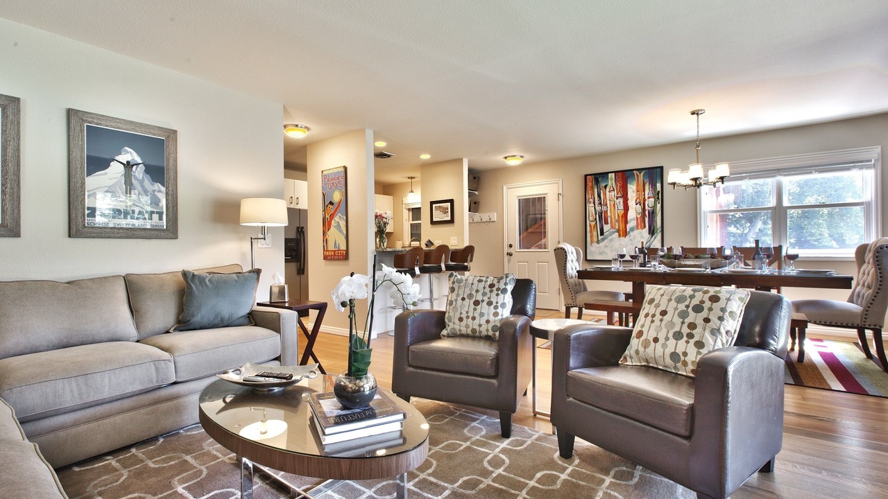 Photo of Livingroom in North Park City
