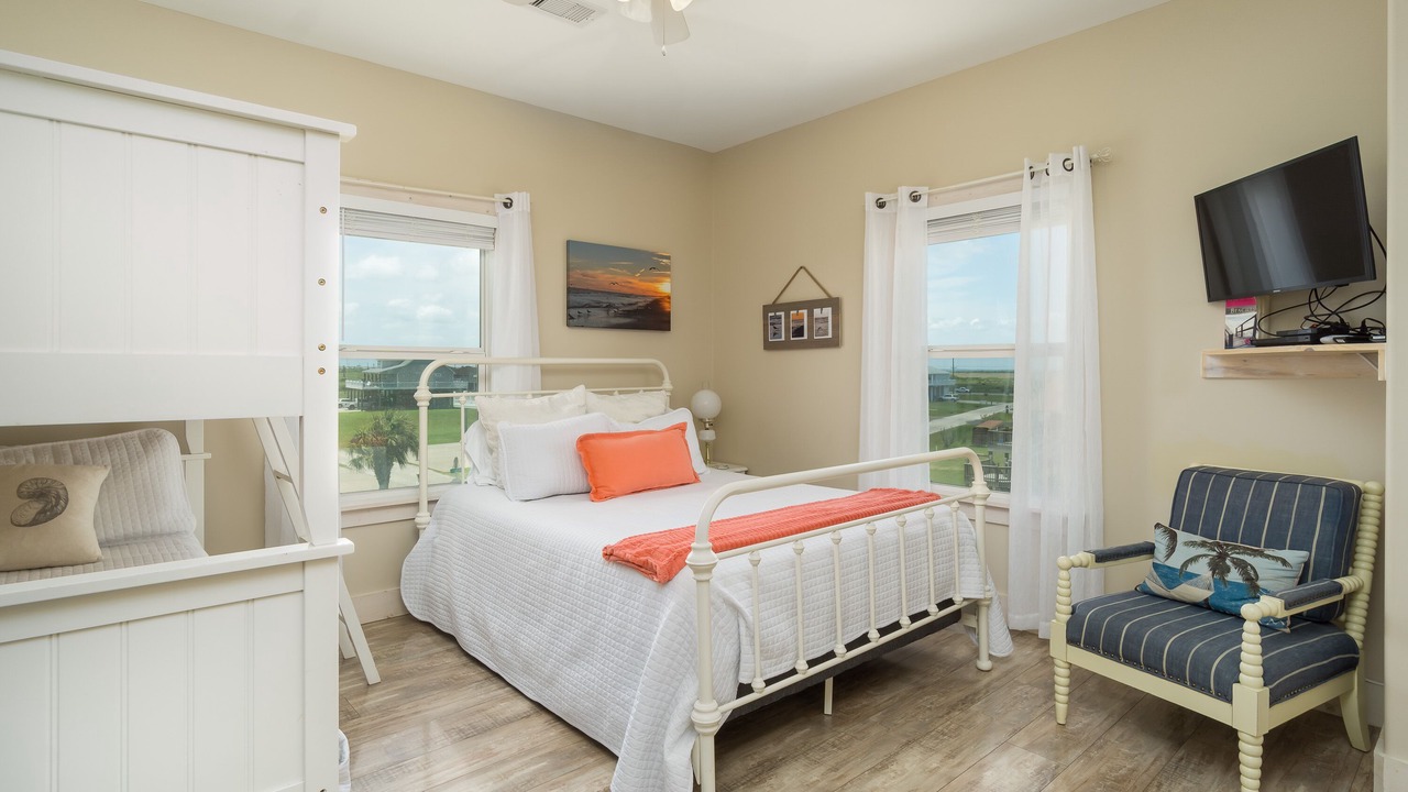 Photo of Bedroom in Port Bolivar