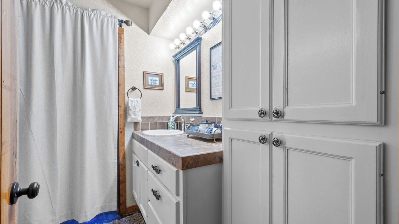 Photo of Bathroom in Canyon Lake