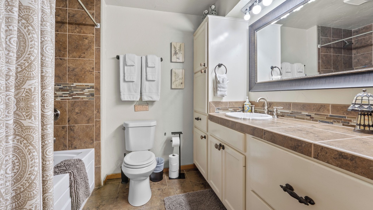 Photo of Bathroom in Canyon Lake
