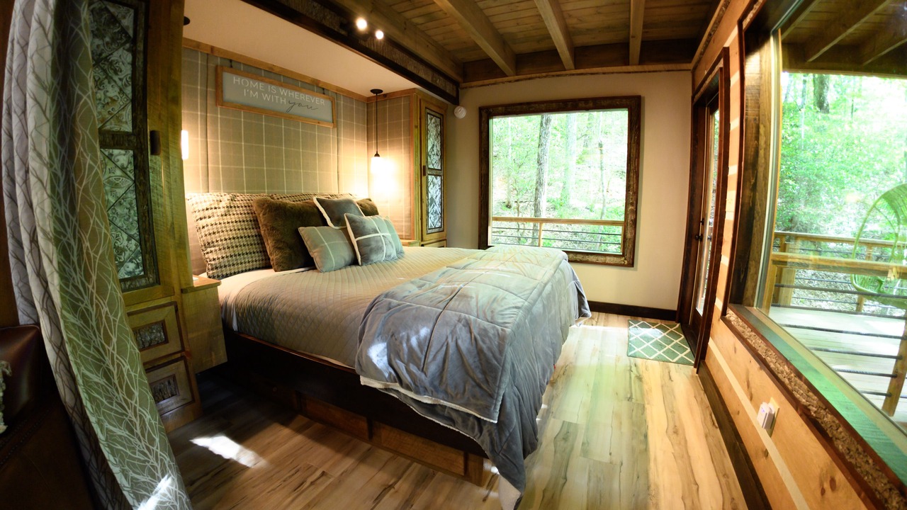 Photo of Bedroom in Cherry Log