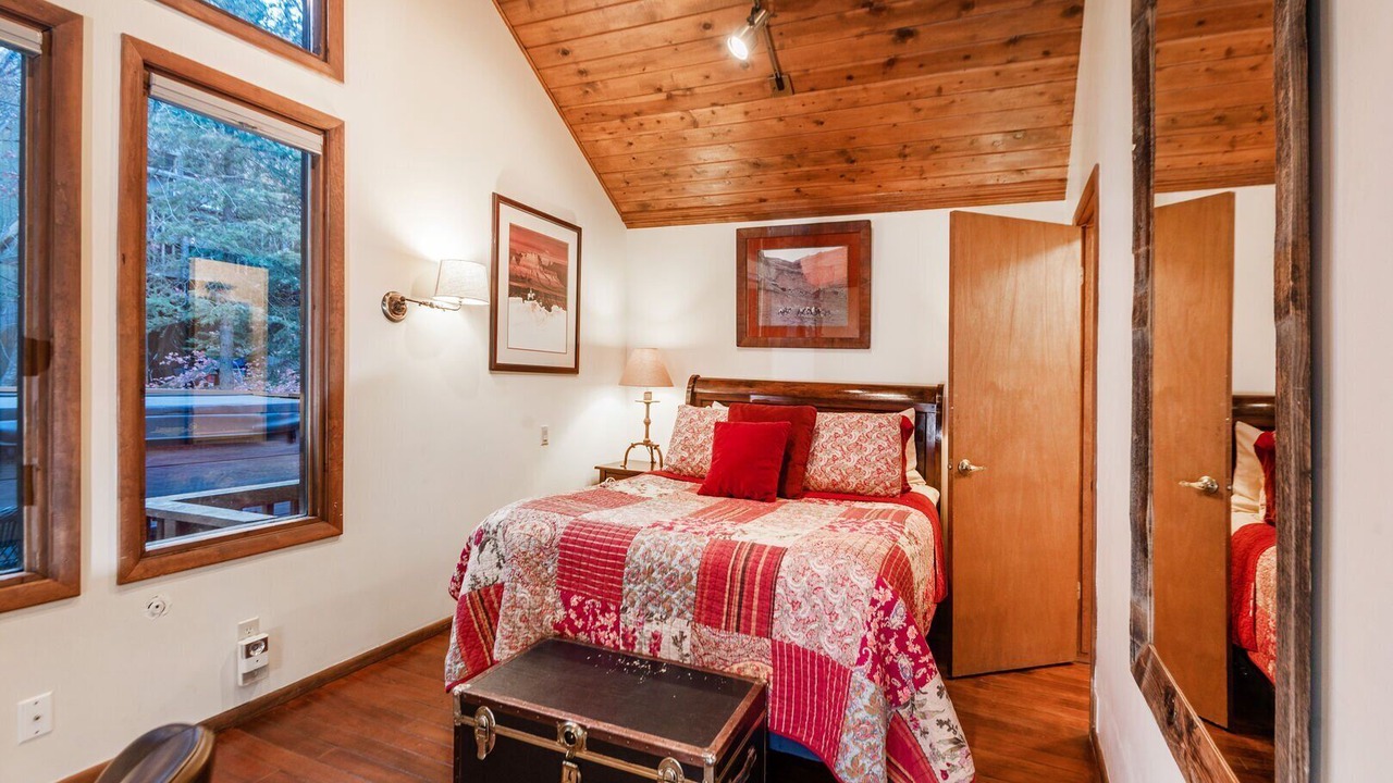 Photo of Bedroom in Sundance