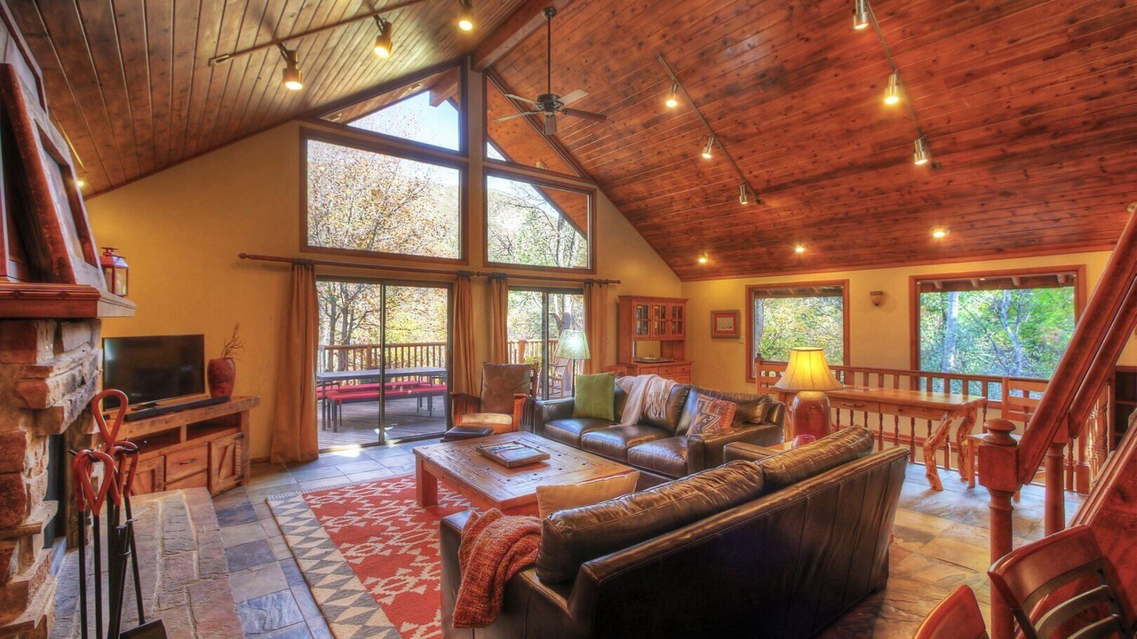 Photo of Livingroom in Sundance