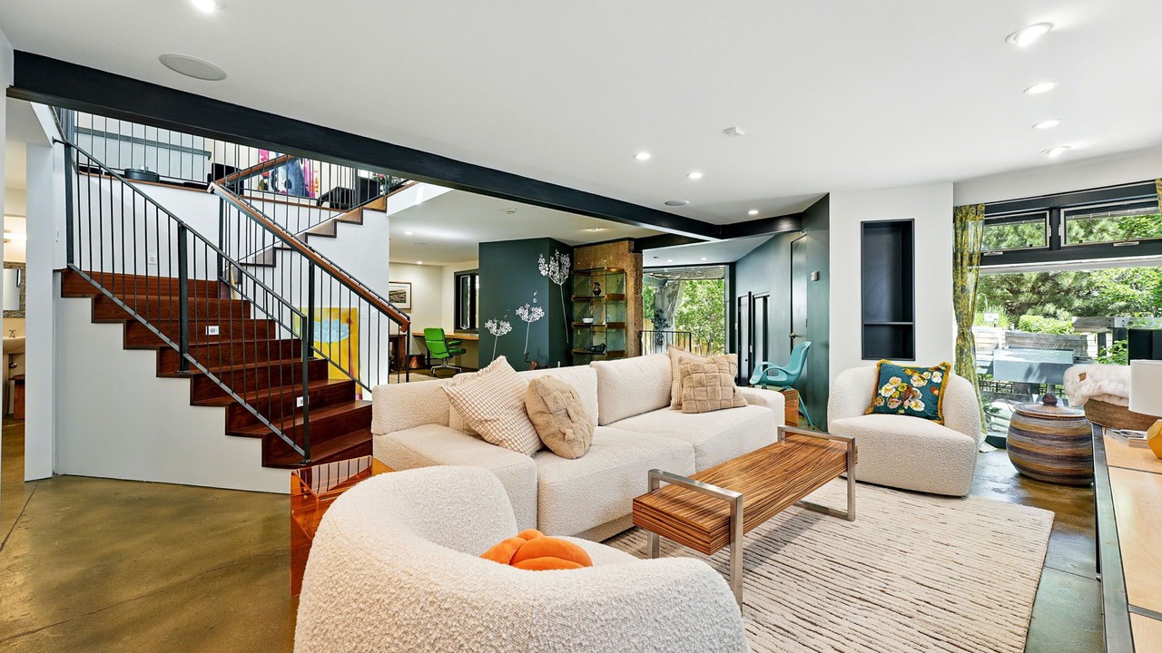 Photo of Livingroom in Newlands