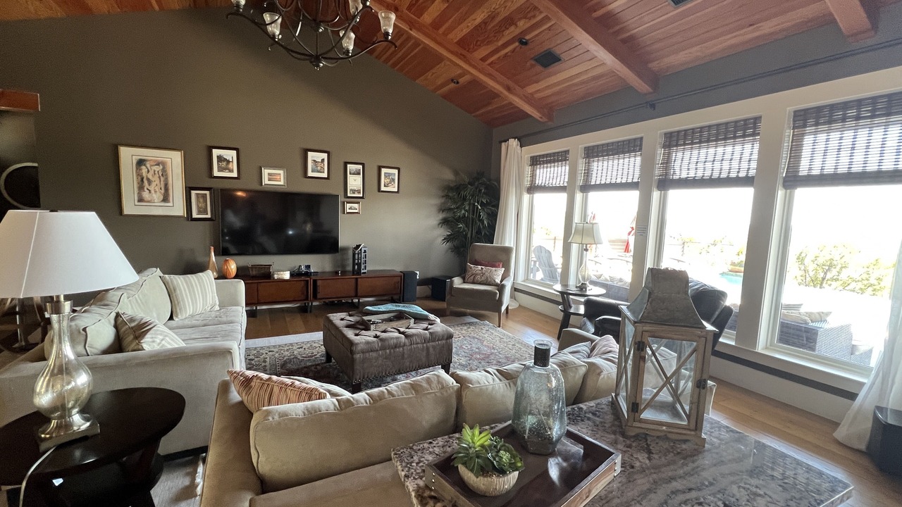 Photo of Livingroom in Canyon Lake