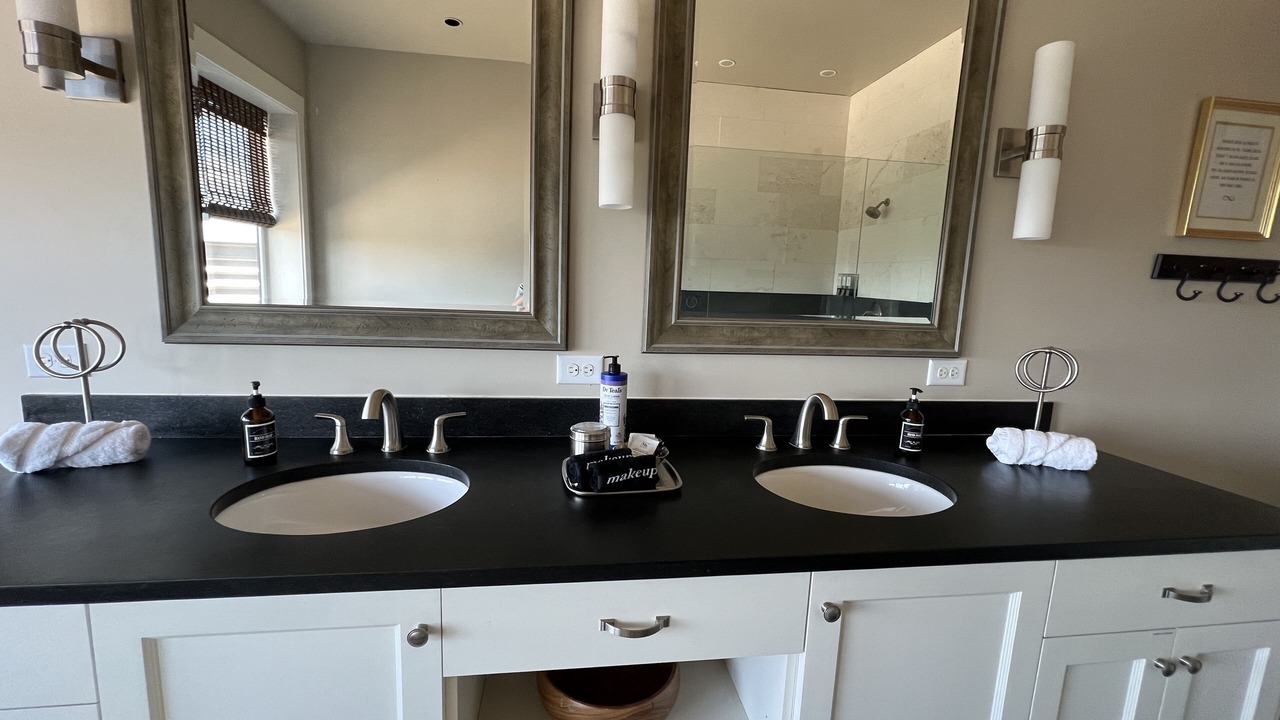 Photo of Bathroom in Canyon Lake