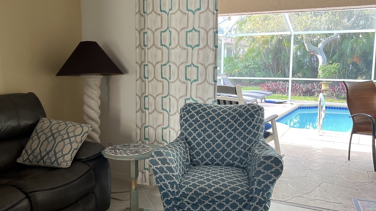 Photo of Livingroom in Bonita Shores