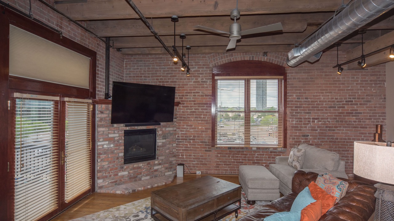 Photo of Livingroom in Auraria