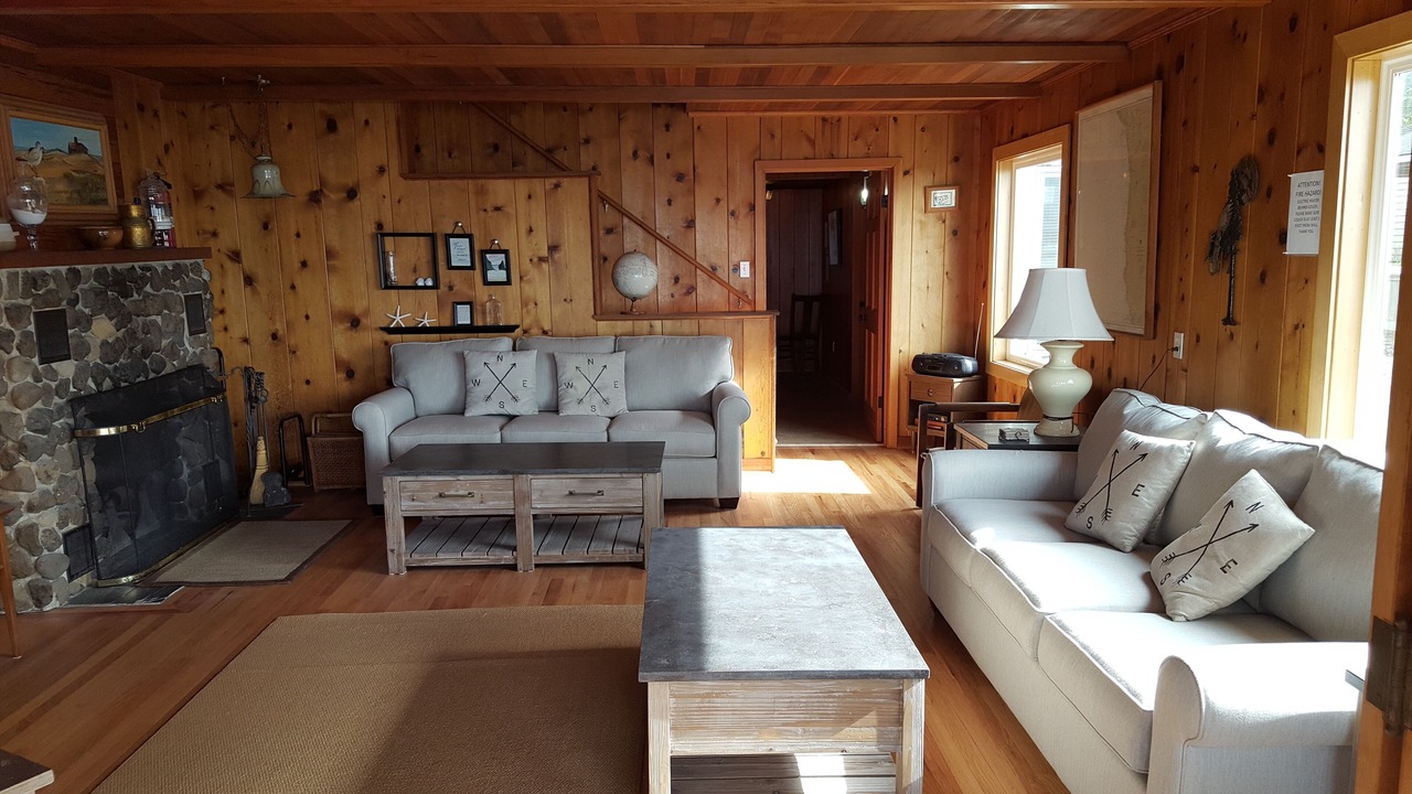 Photo of Bedroom in Downtown Cannon Beach