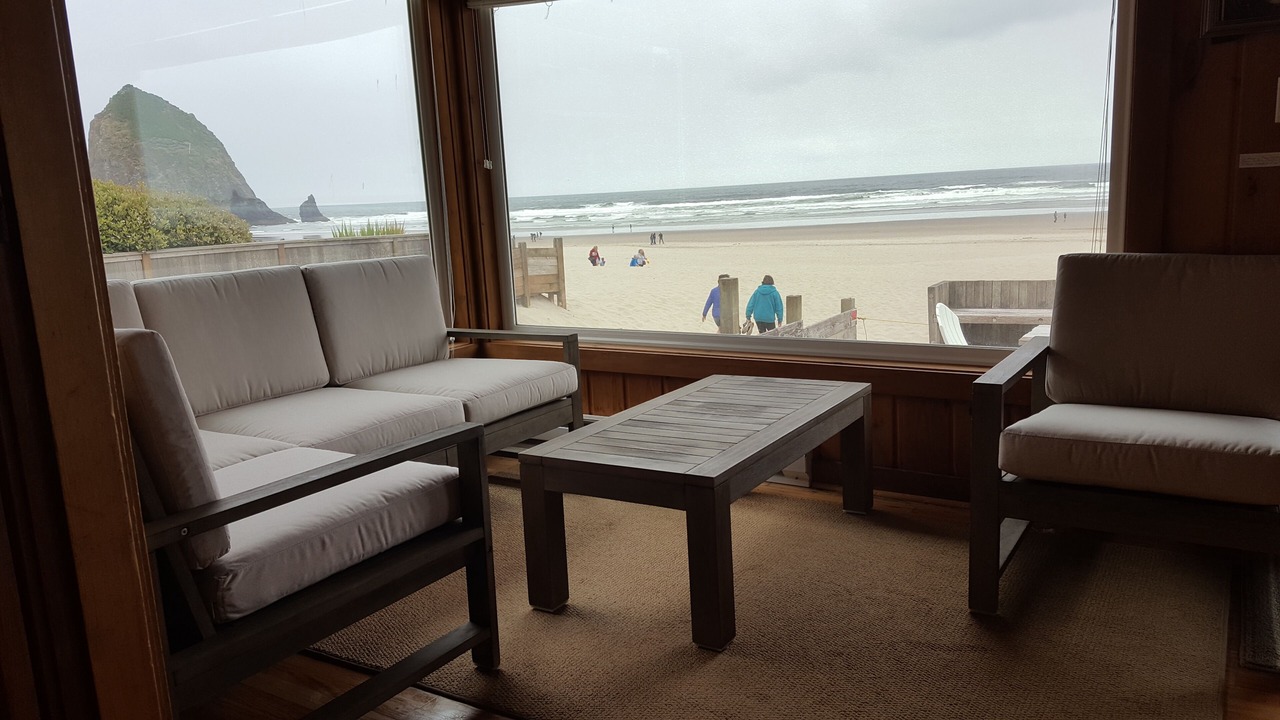 Photo of Bedroom in Downtown Cannon Beach