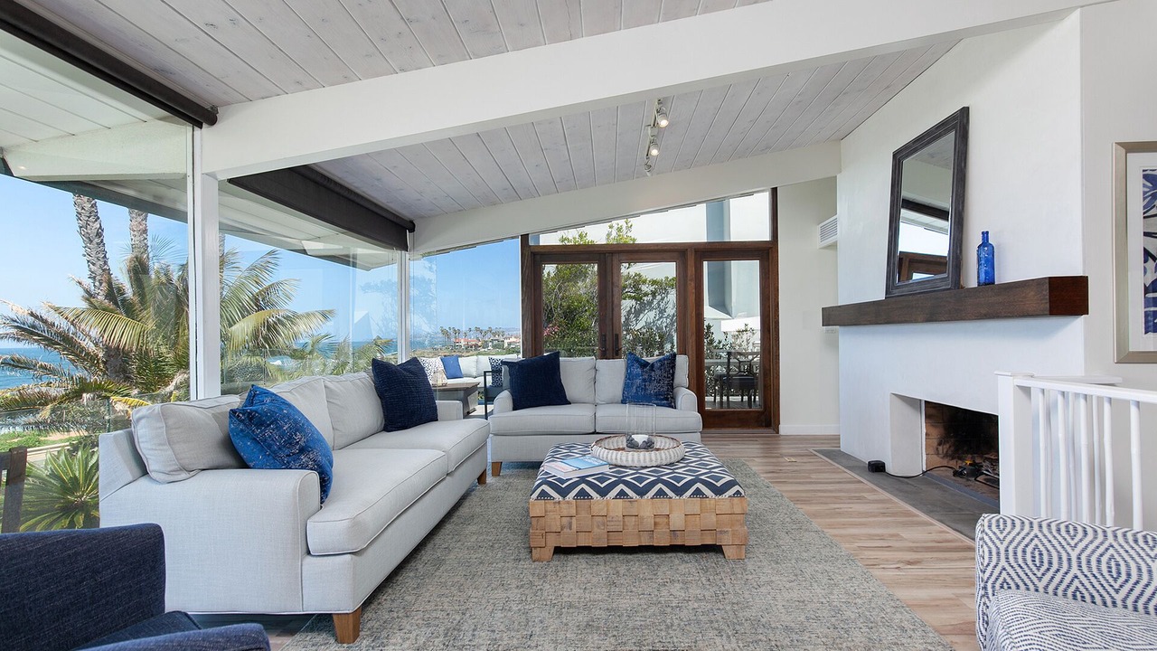 Photo of Livingroom in Sunset Cliffs