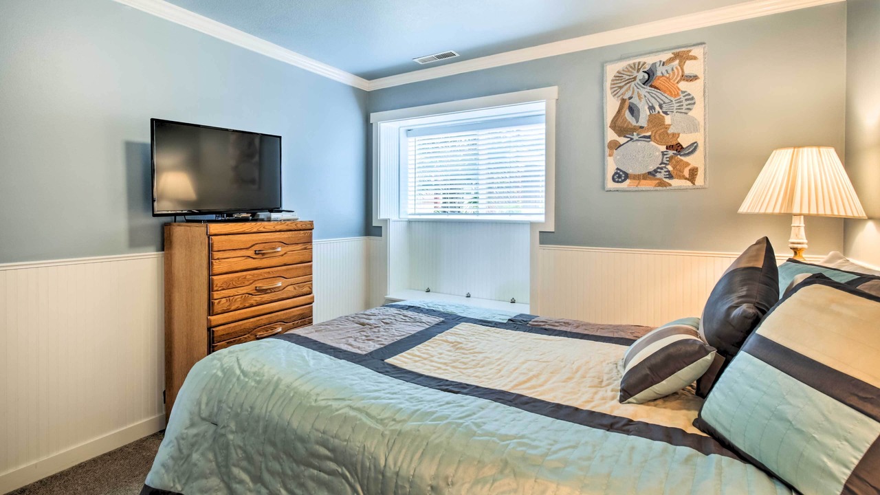 Photo of Bedroom in Lincoln Beach