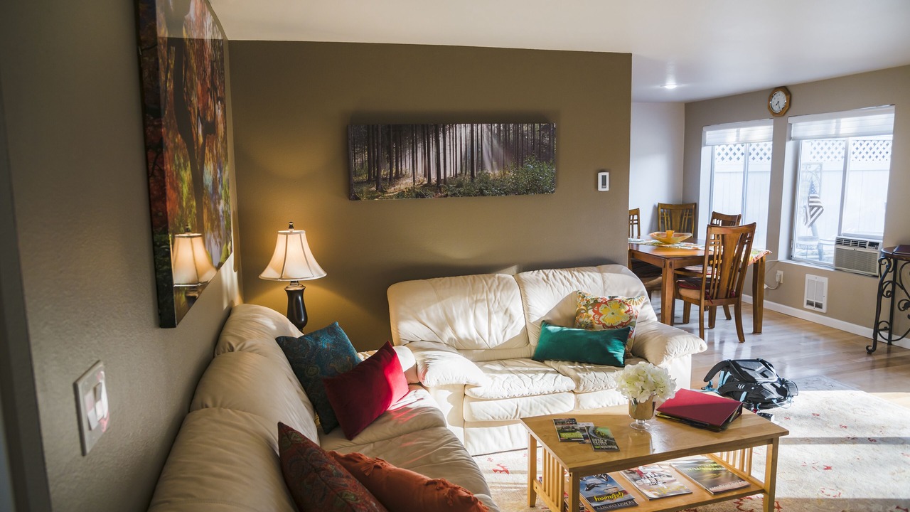 Photo of Livingroom in Broadview