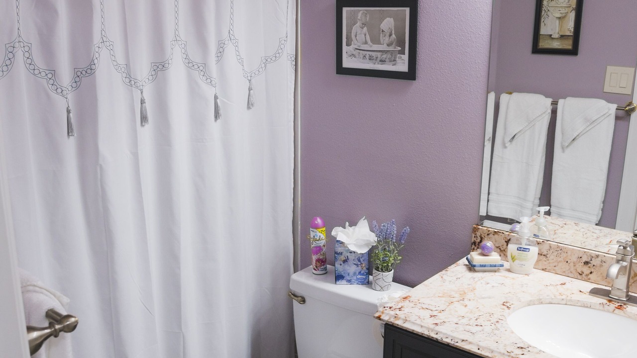 Photo of Bathroom in Broadview
