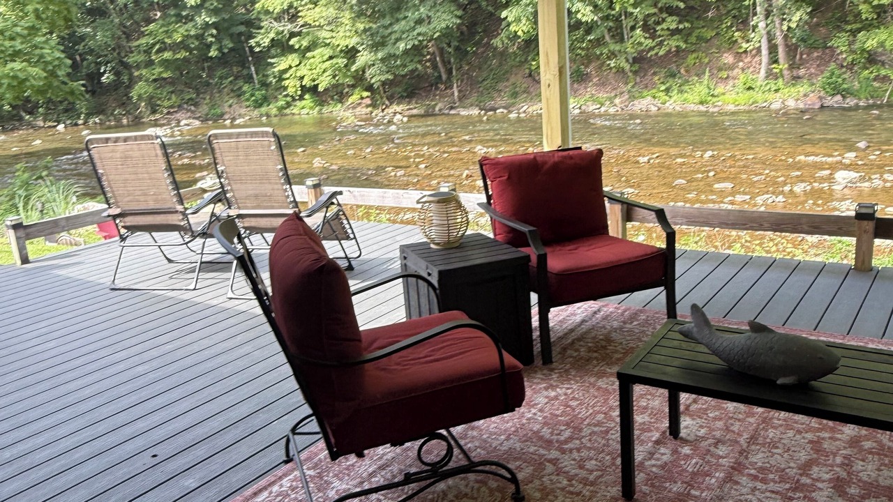 Photo of Patio Balcony in Elizabethton