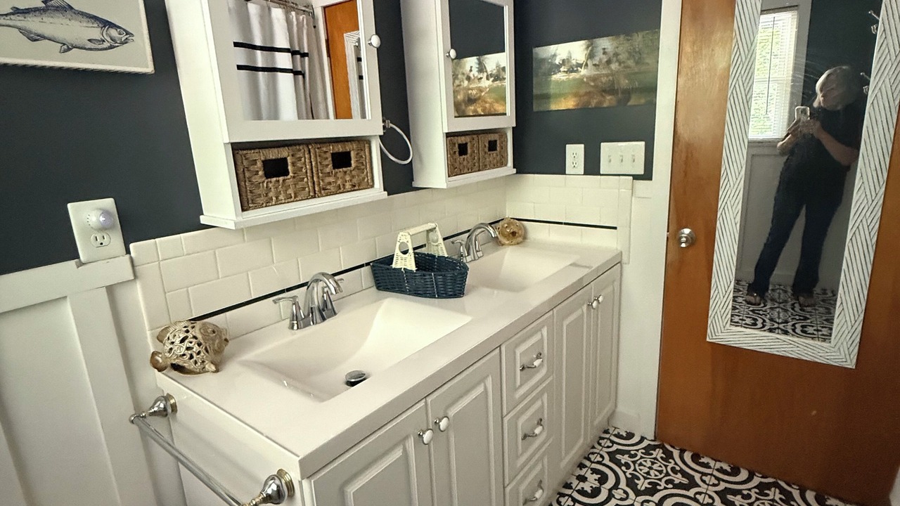 Photo of Bathroom in Elizabethton