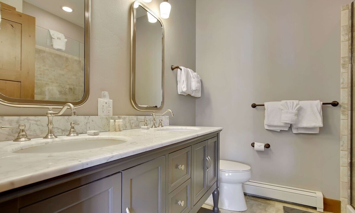 Photo of Bathroom in Fraser