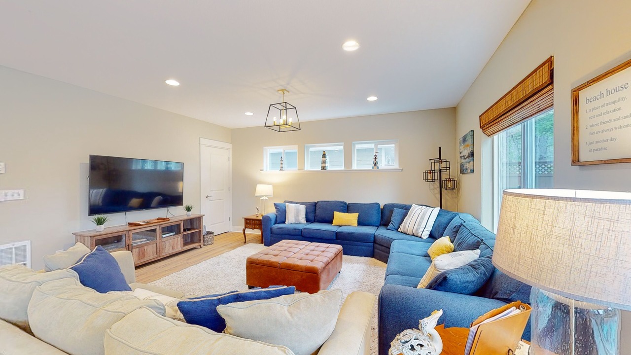 Photo of Livingroom in Rockaway Beach