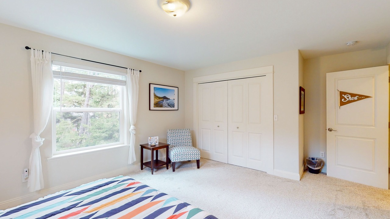 Photo of Bedroom in Rockaway Beach
