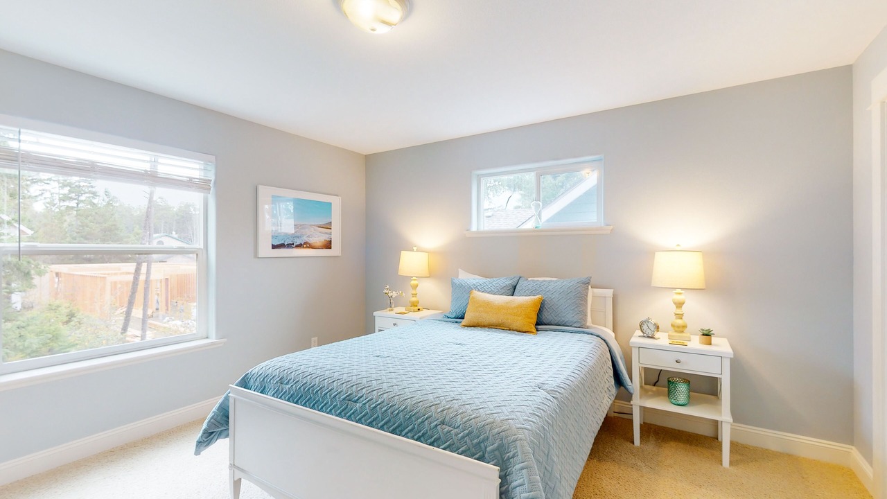Photo of Bedroom in Rockaway Beach