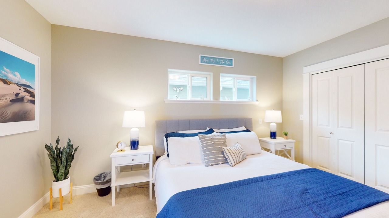 Photo of Bedroom in Rockaway Beach
