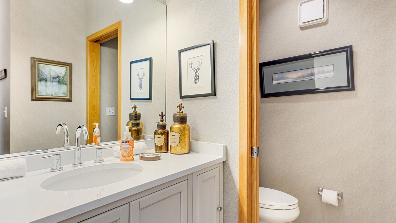 Photo of Bathroom in River Run