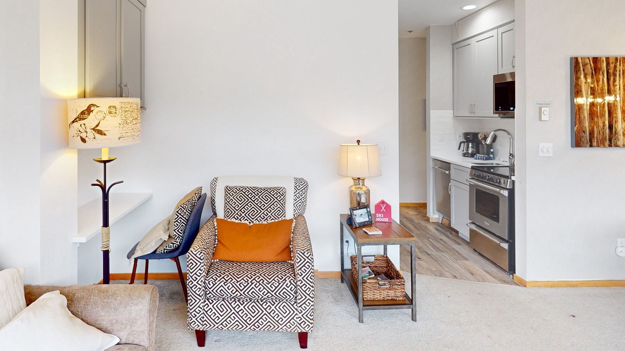 Photo of Livingroom in River Run