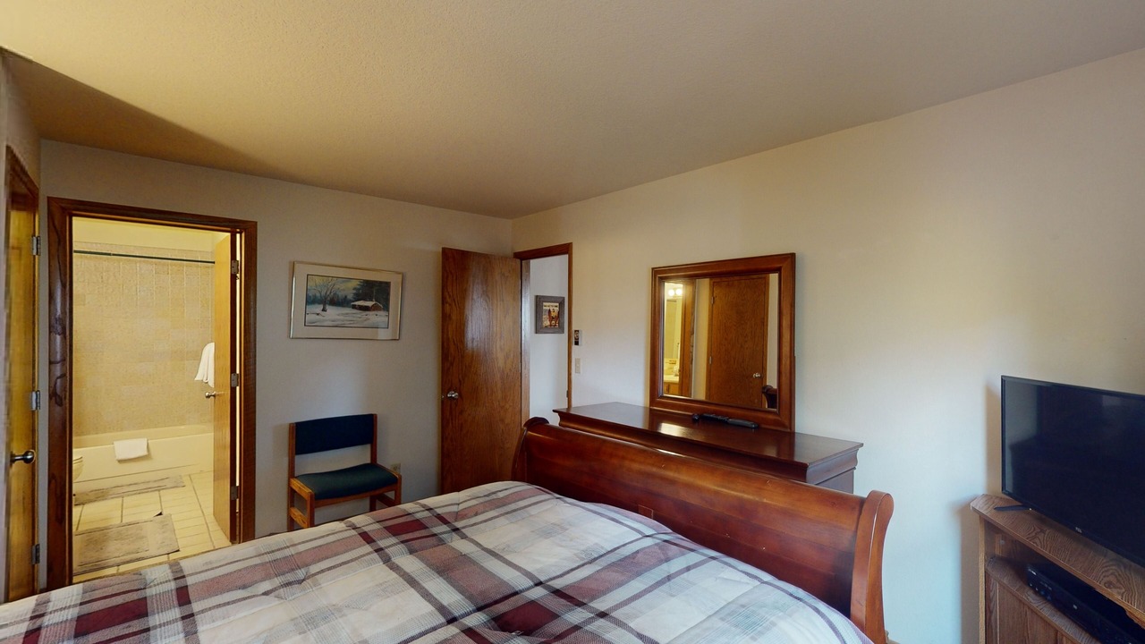 Photo of Bedroom in Mountain House