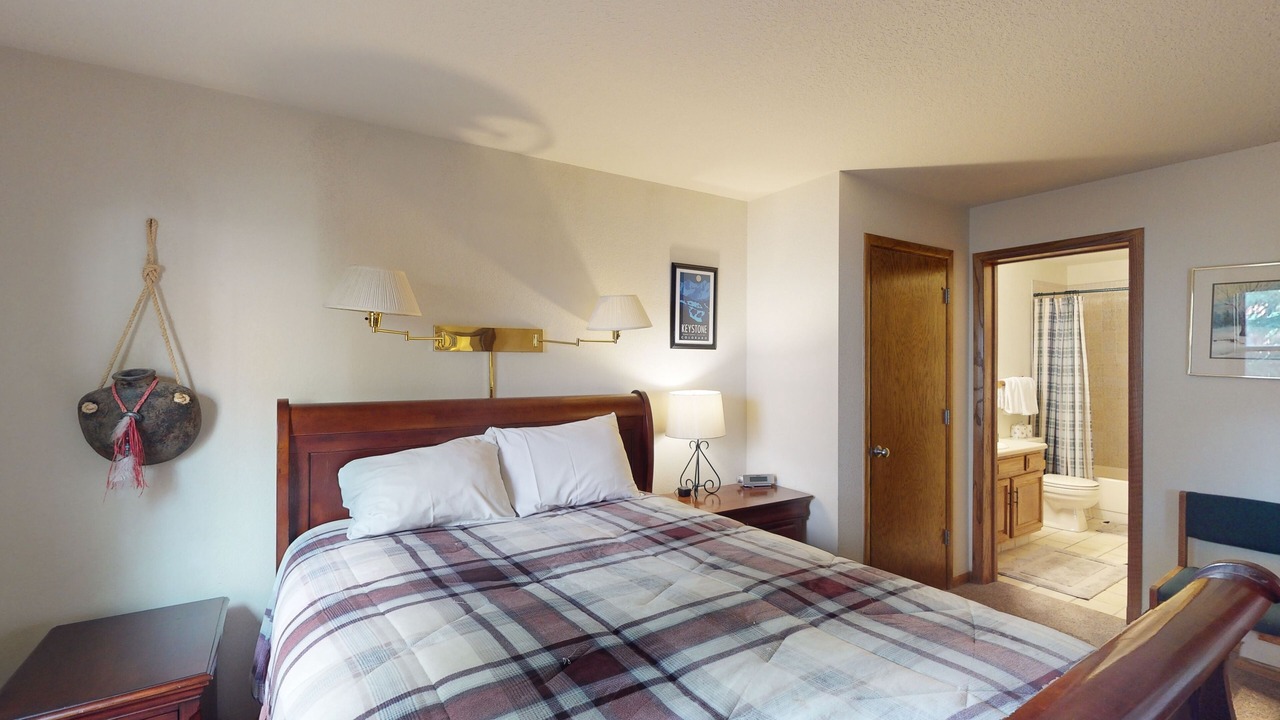 Photo of Bedroom in Mountain House
