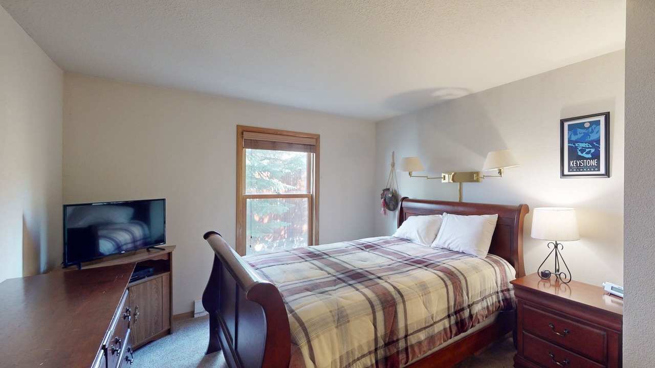 Photo of Bedroom in Mountain House