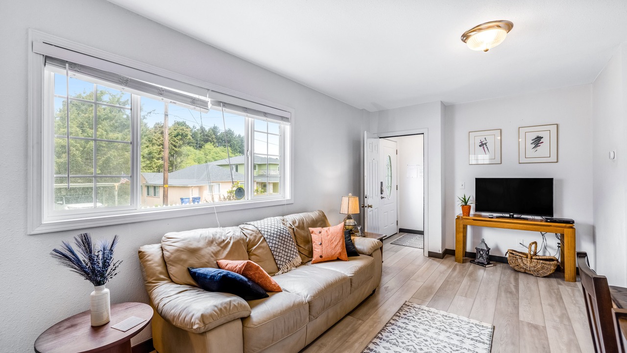 Photo of Livingroom in Roads End
