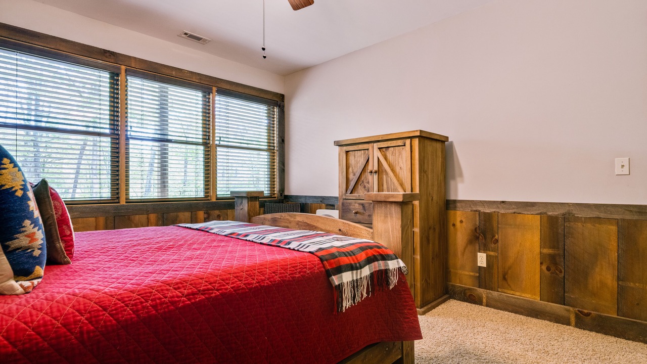 Photo of Bedroom in McCaysville