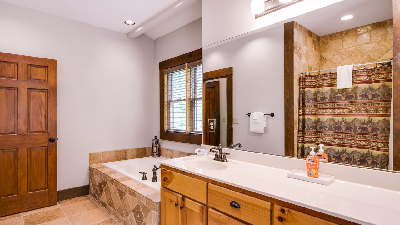 Photo of Bathroom in McCaysville
