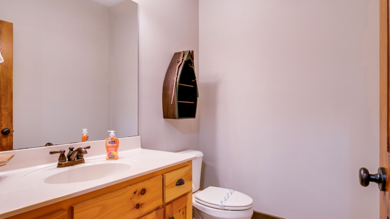 Photo of Bathroom in McCaysville