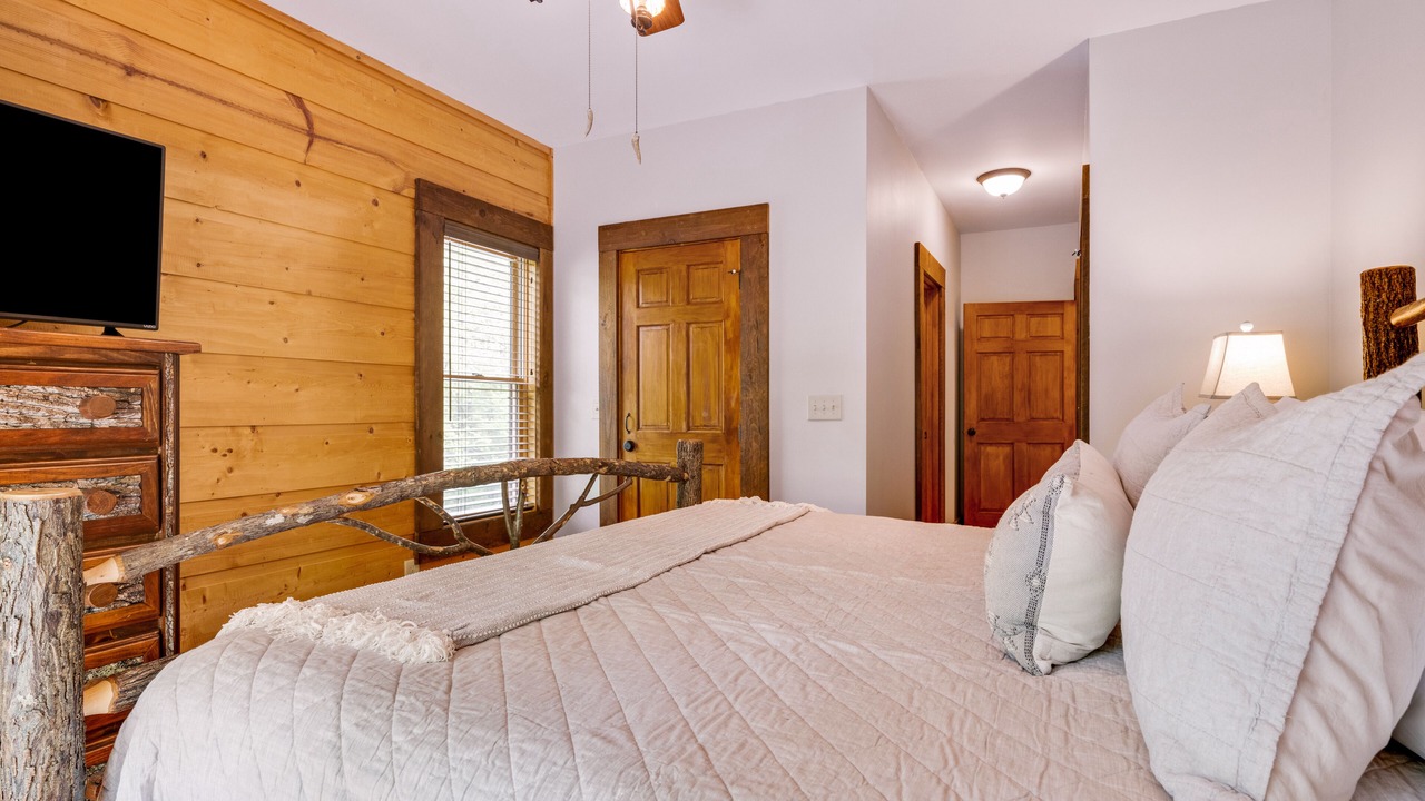 Photo of Bedroom in McCaysville