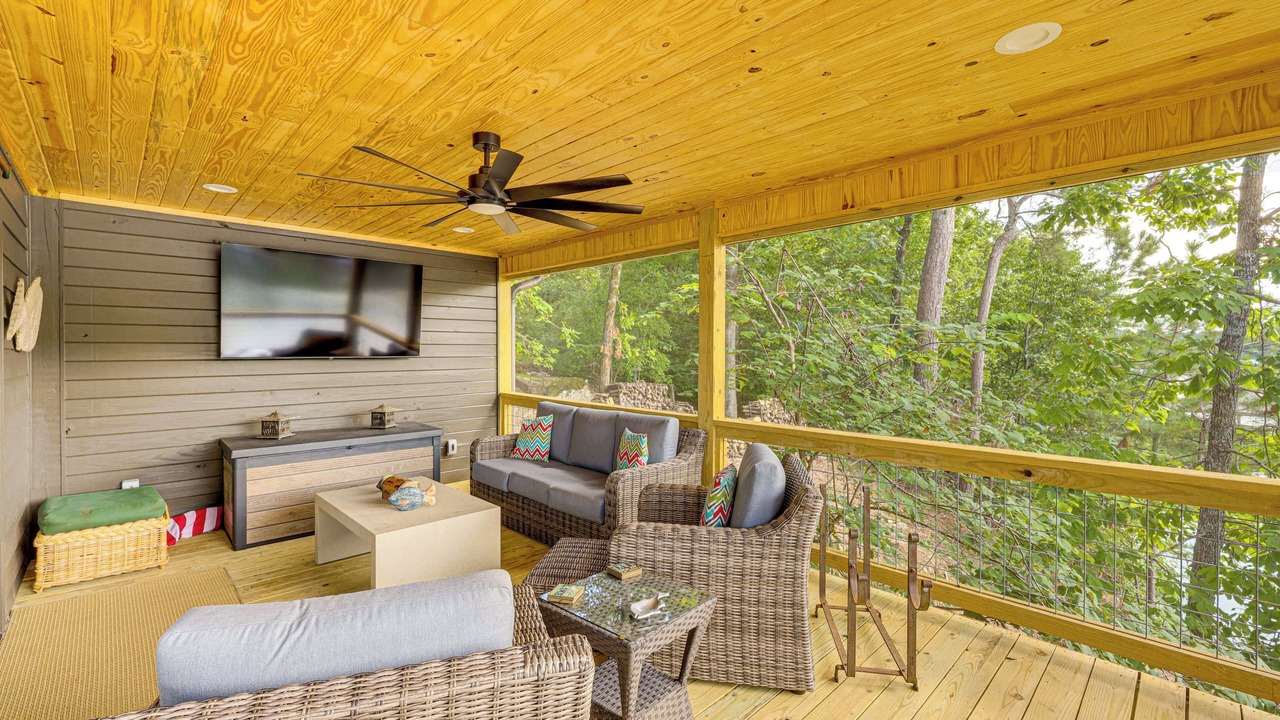 Photo of Livingroom in Little Kowaliga