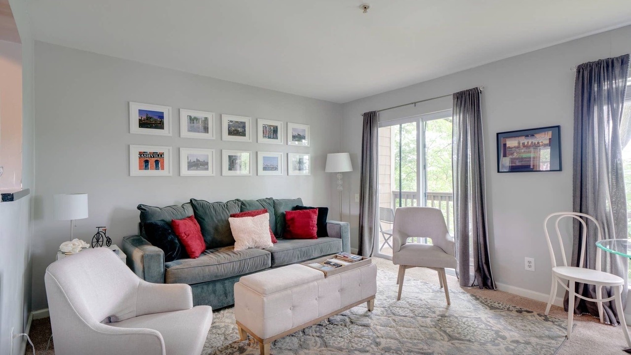 Photo of Livingroom in North Capitol